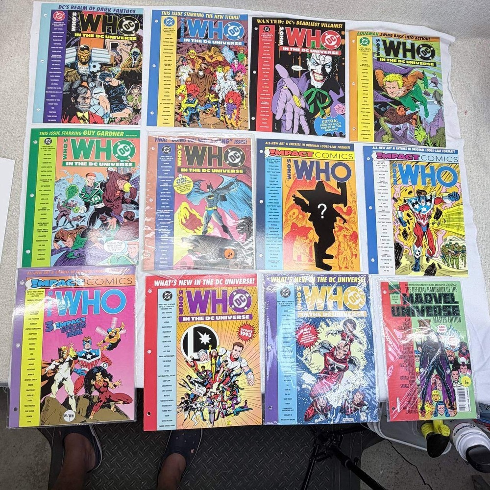 DC Who's Who in the DC Universe & Impact Comics Loose Leaf Lot 12 Issues 1991-93